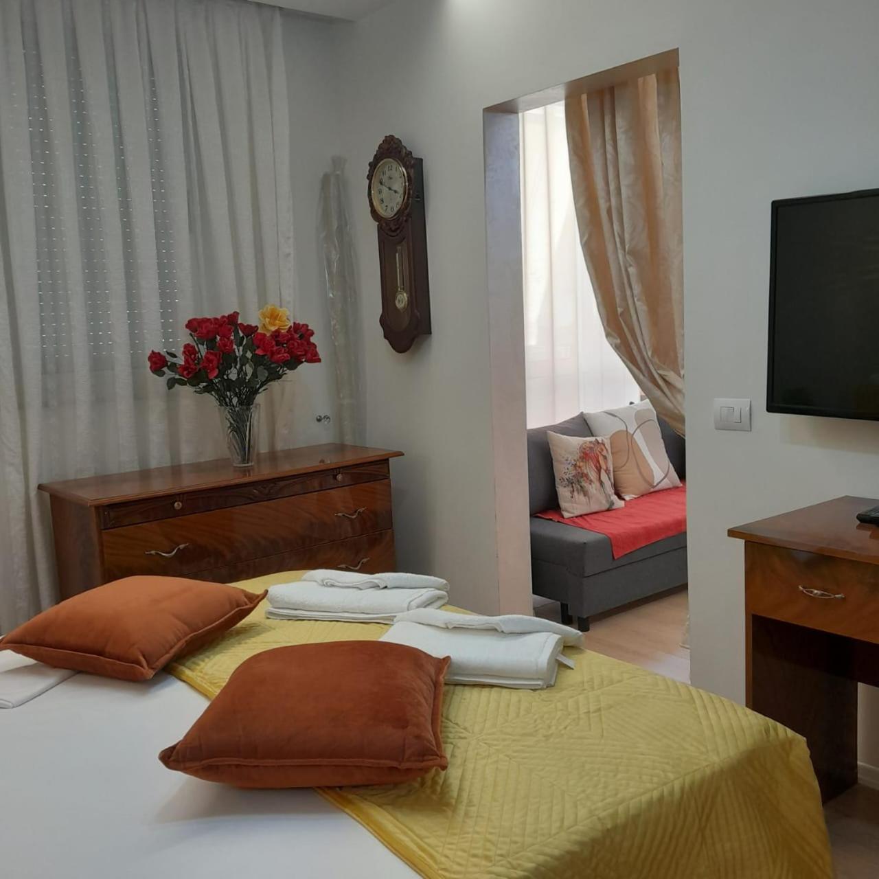 Bani'S Cozy Lovely Apt Тирана Экстерьер фото